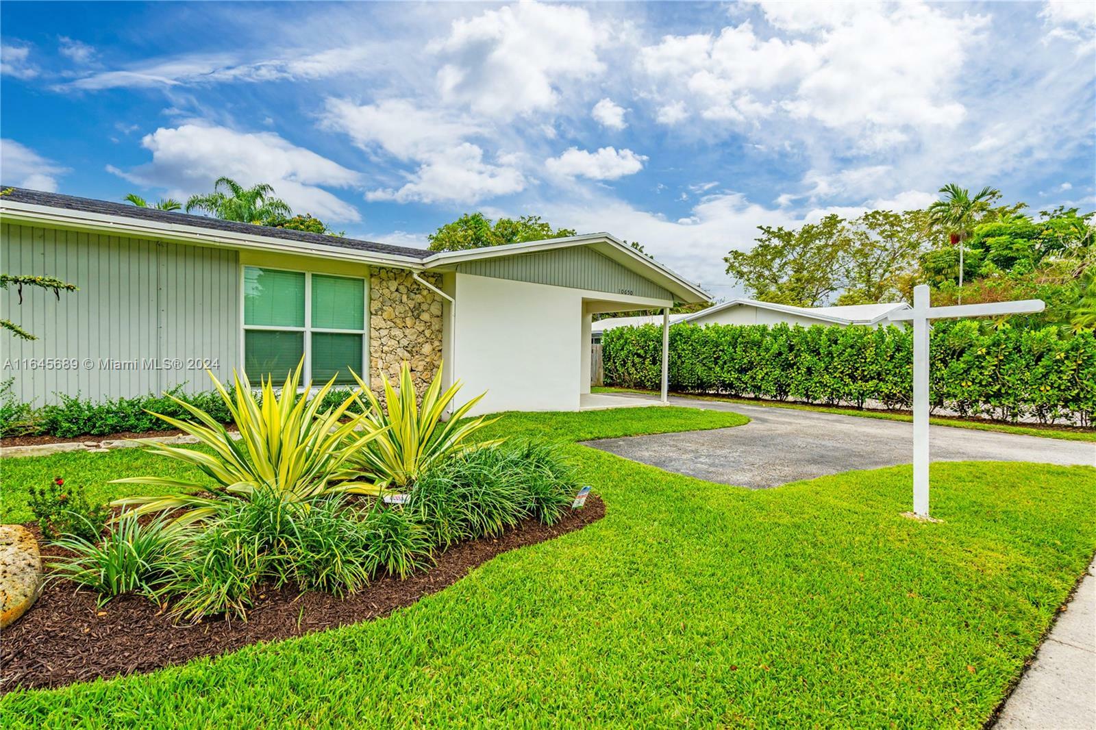 Property Photo:  10650 SW 77th Ave  FL 33156 