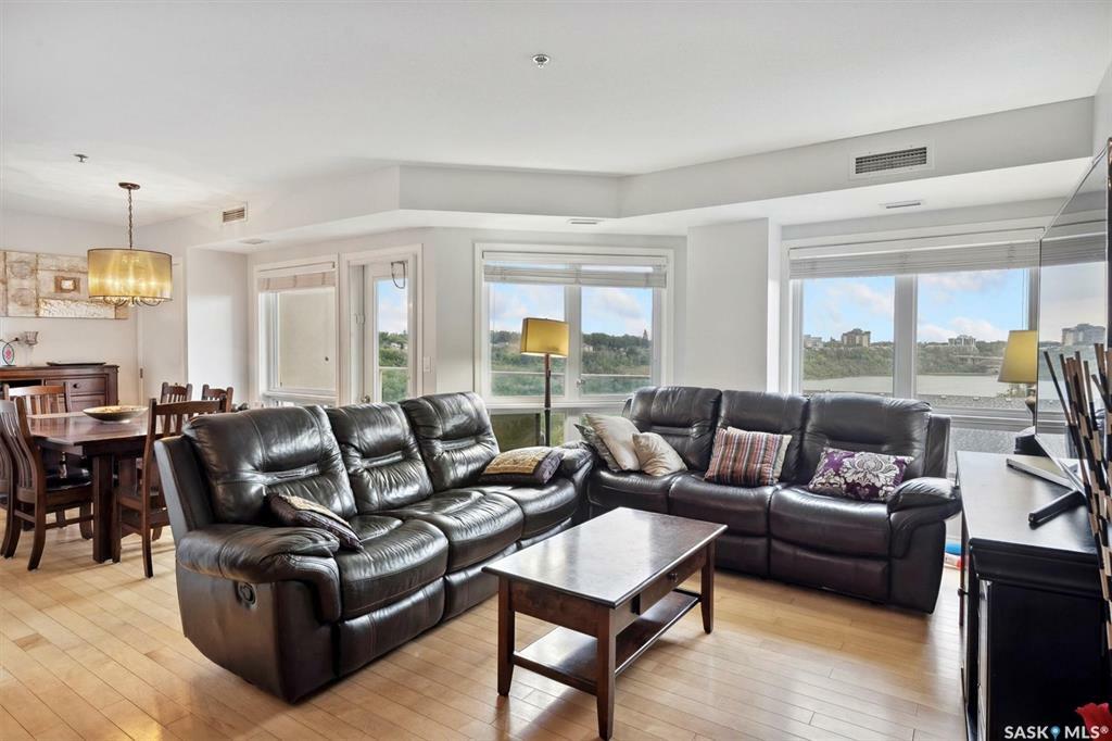 Property Photo:  902 Spadina Crescent E 801  SK S7K 0G8 