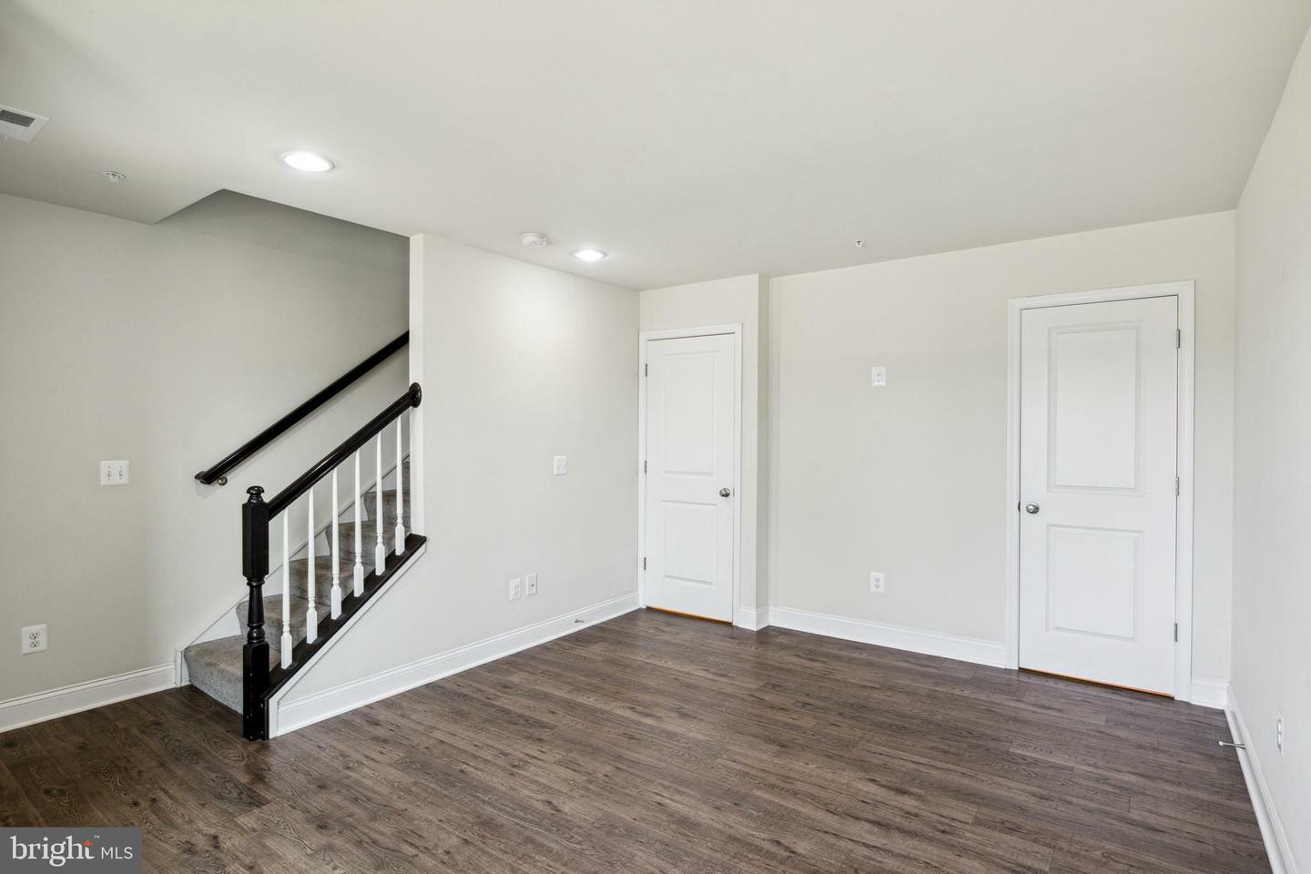 Property Photo:  619 E 7th Street  MD 21701 