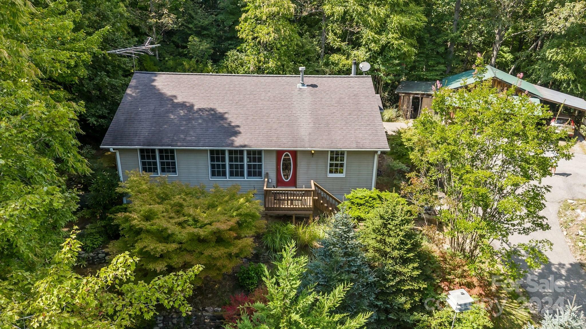 Property Photo:  105 Chestnut Hill Road  NC 28711 