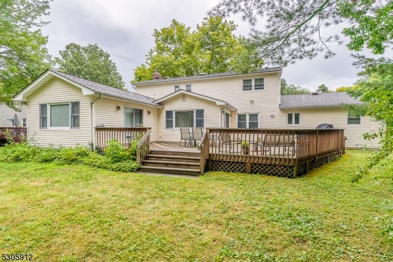 Property Photo:  65 Woodcrest Dr  NJ 07974 