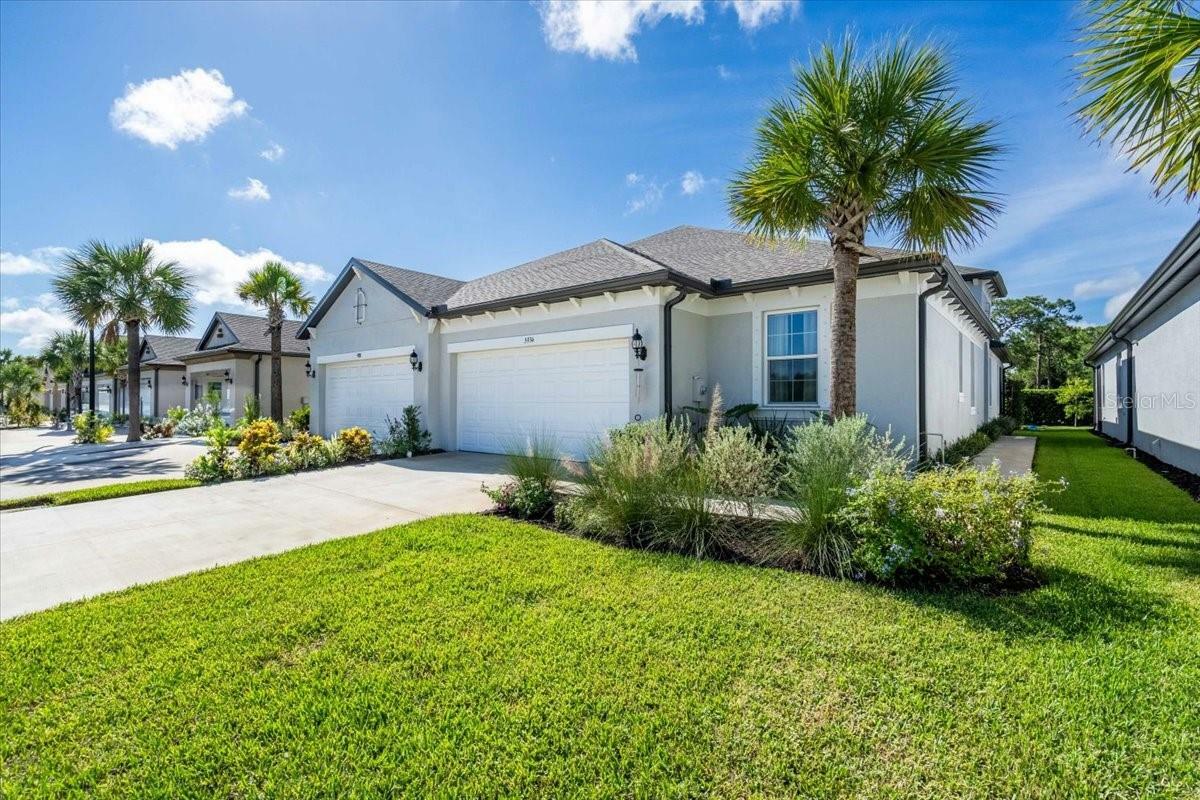 Property Photo:  5934 Fiore Drive  FL 34208 