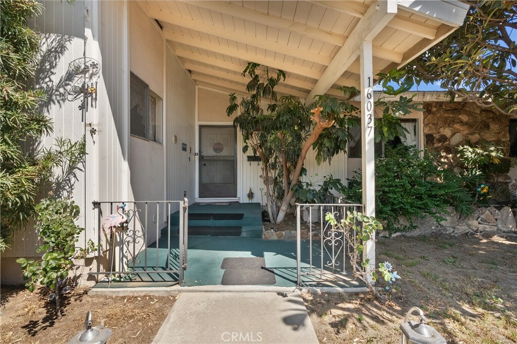 Property Photo:  16037 Bryant Street  CA 91343 