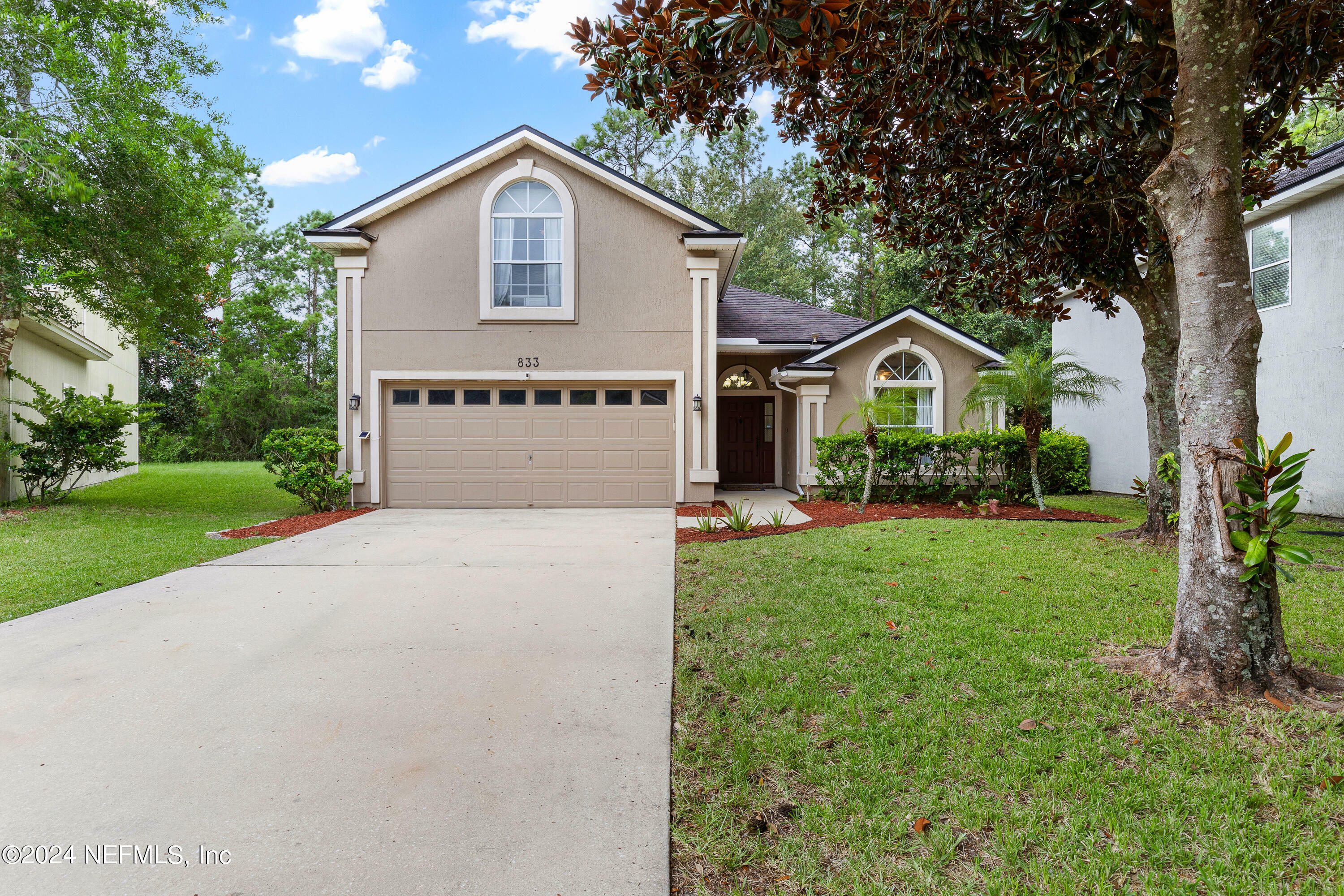 Property Photo: 833 Marjories Way FL 32092