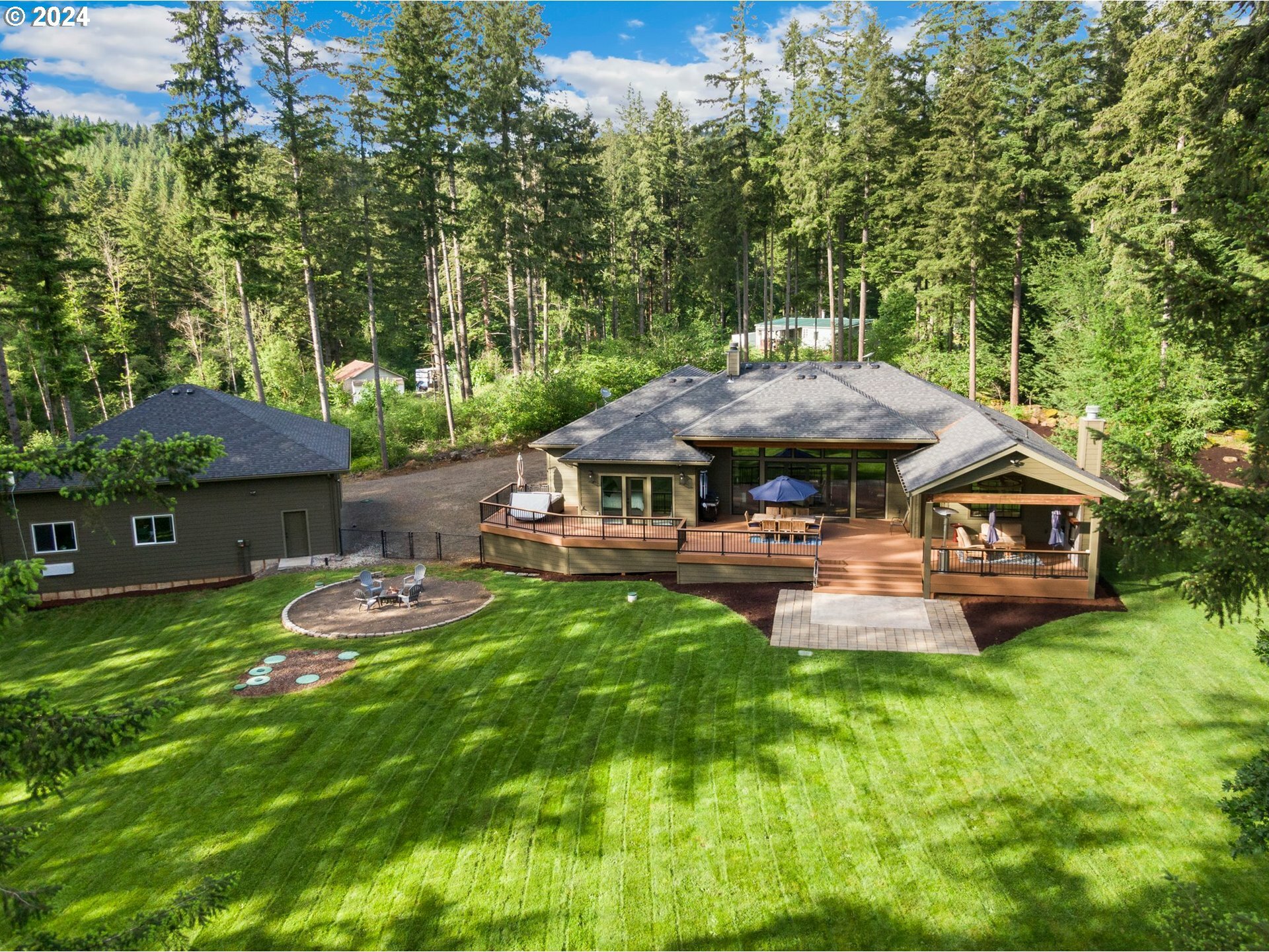 Property Photo:  5602 NE 252nd Ave  WA 98660 