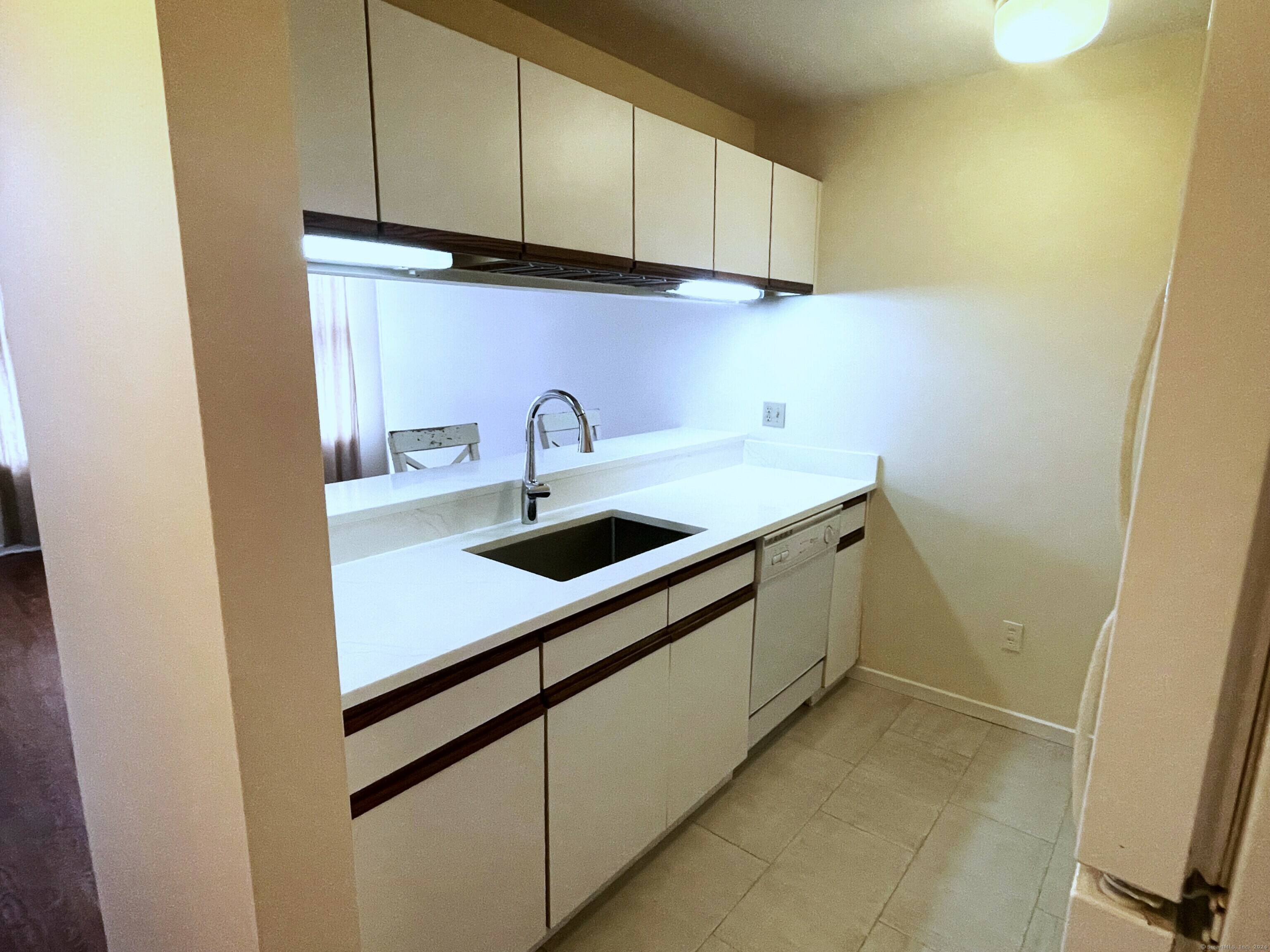 Property Photo:  83 Washington Street 3B  CT 06854 