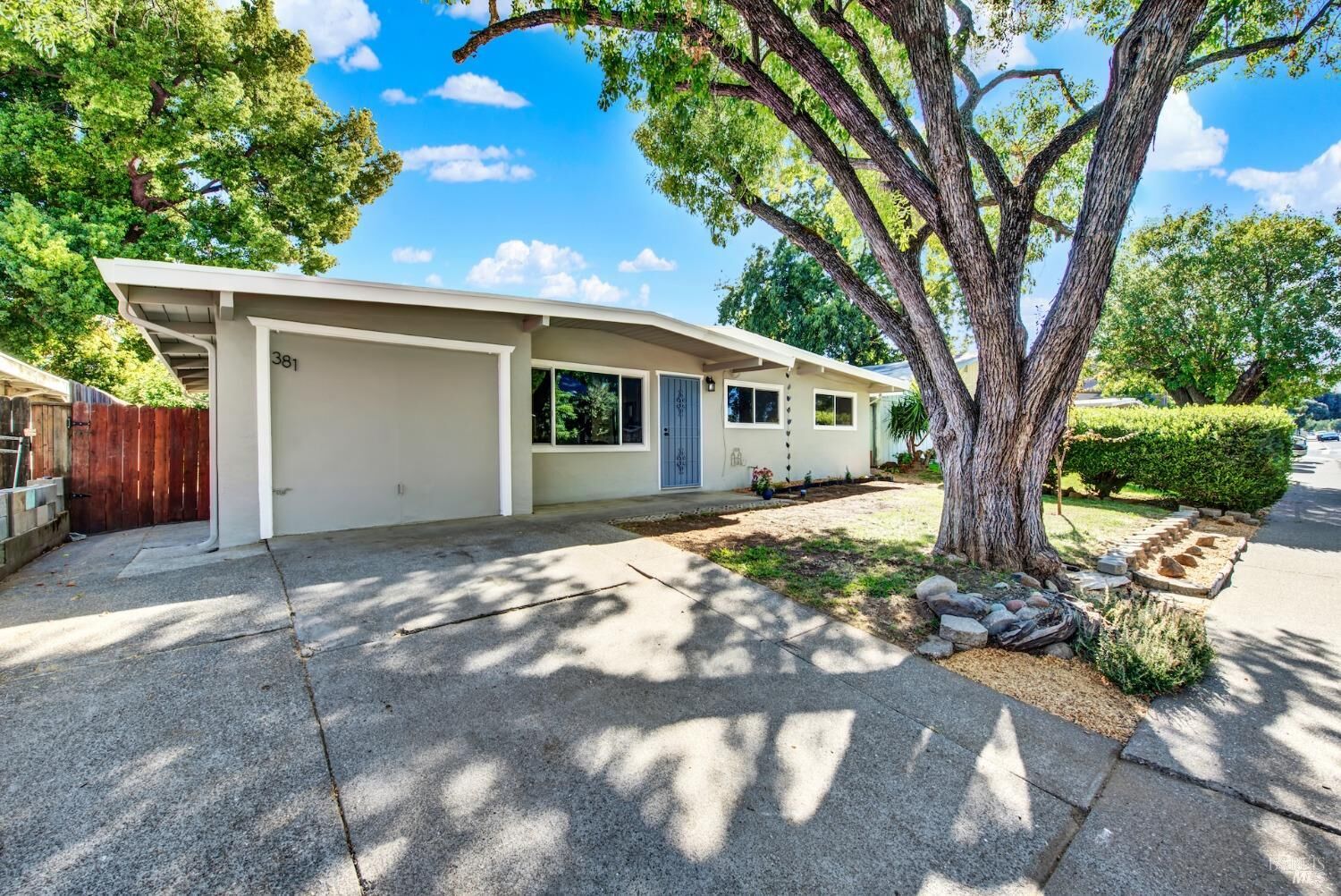 Property Photo:  381 Hemlock Street  CA 95688 