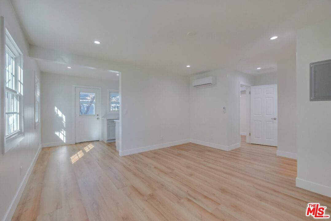 Property Photo:  8356   Kittyhawk Ave  CA 90045 