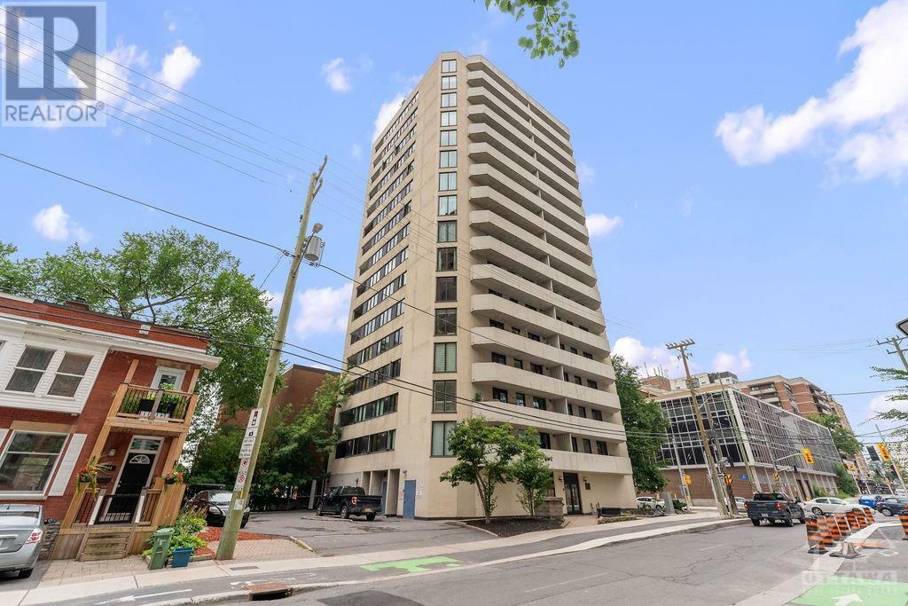 Property Photo:  200 Bay Street 1703  ON K1R 7W8 