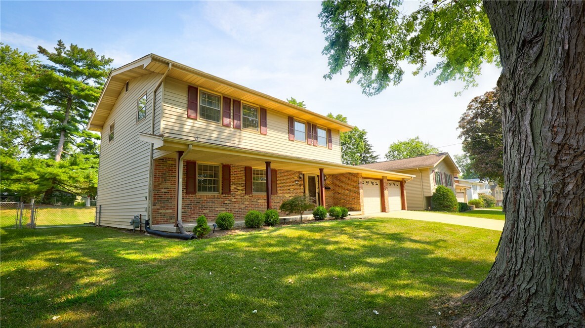 Property Photo:  710 W Karen Court  IL 62526 