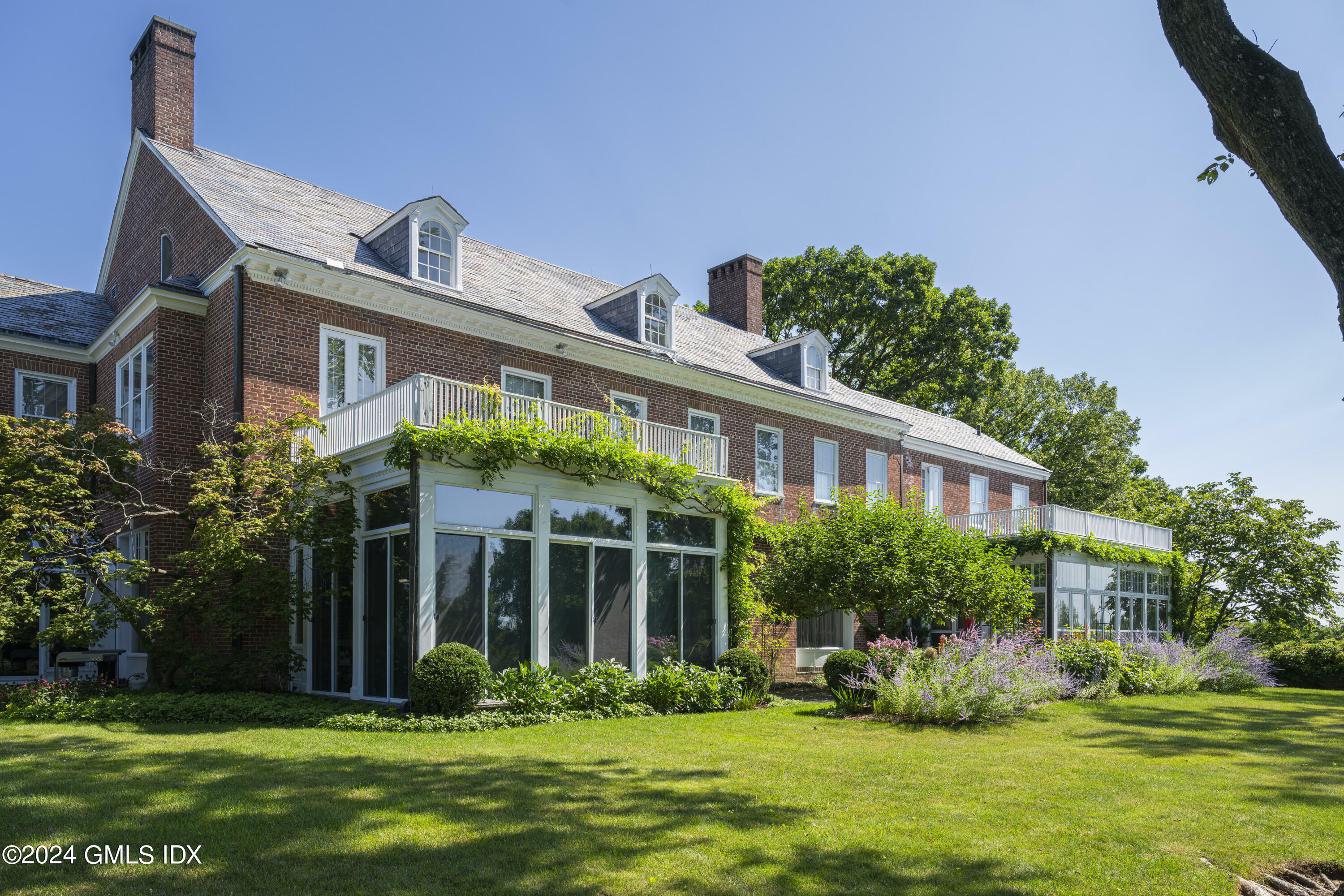 Property Photo: 10 Cliffdale Road CT 06831