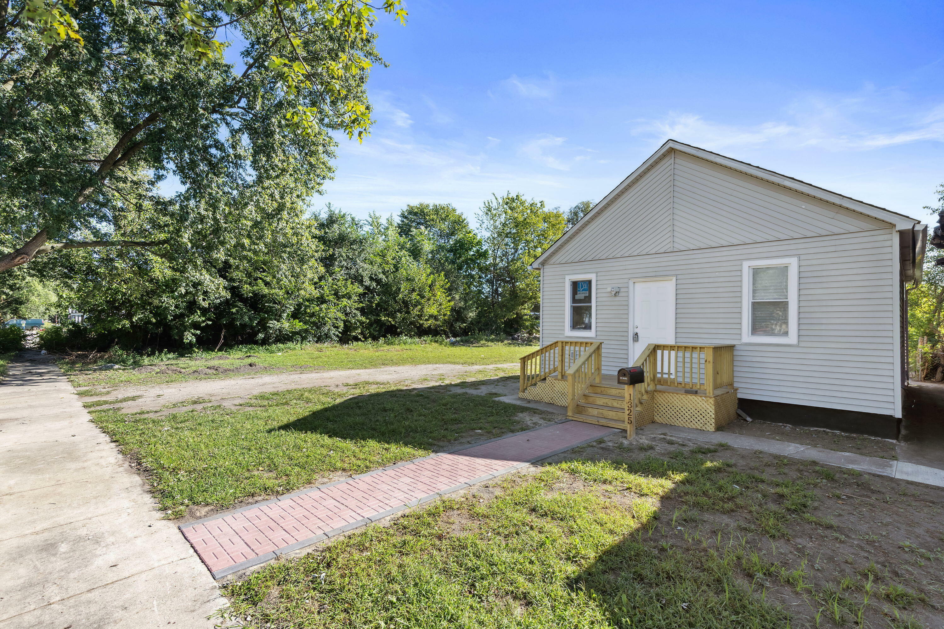 Property Photo:  1325 Ellsworth Street  IN 46404 