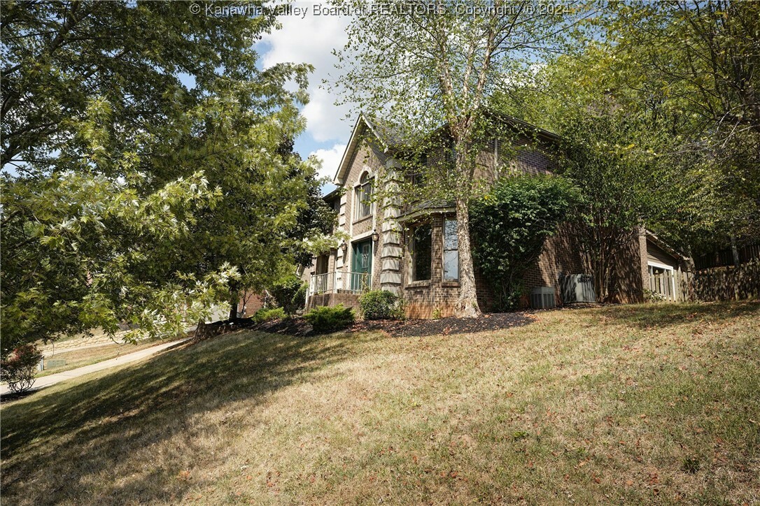 Property Photo:  1117 Meadow Way  WV 25313 