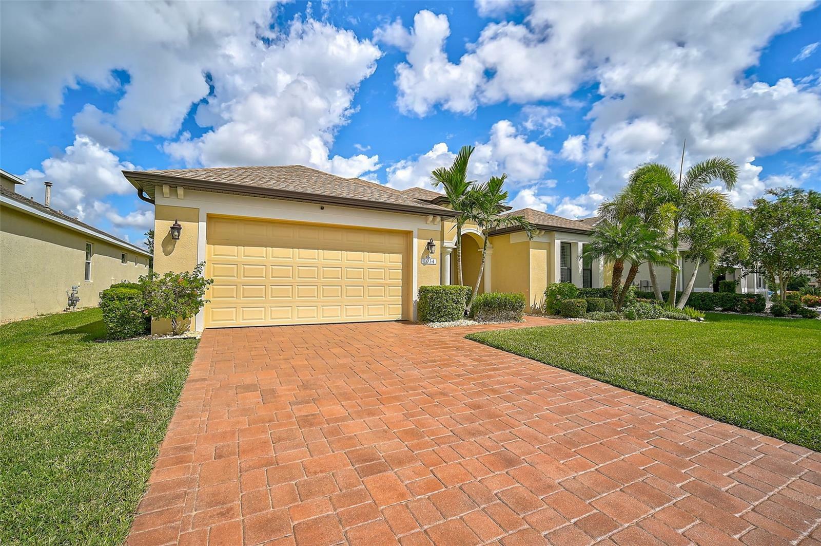 Property Photo:  1034 Buttercup Glen  FL 34212 