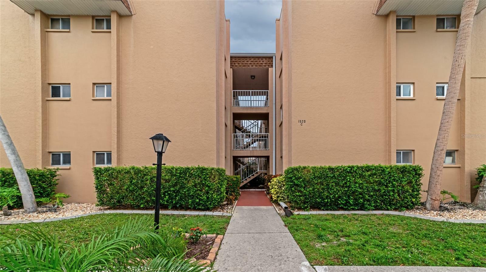 Property Photo:  1520 Glen Oaks Drive E 149  FL 34232 