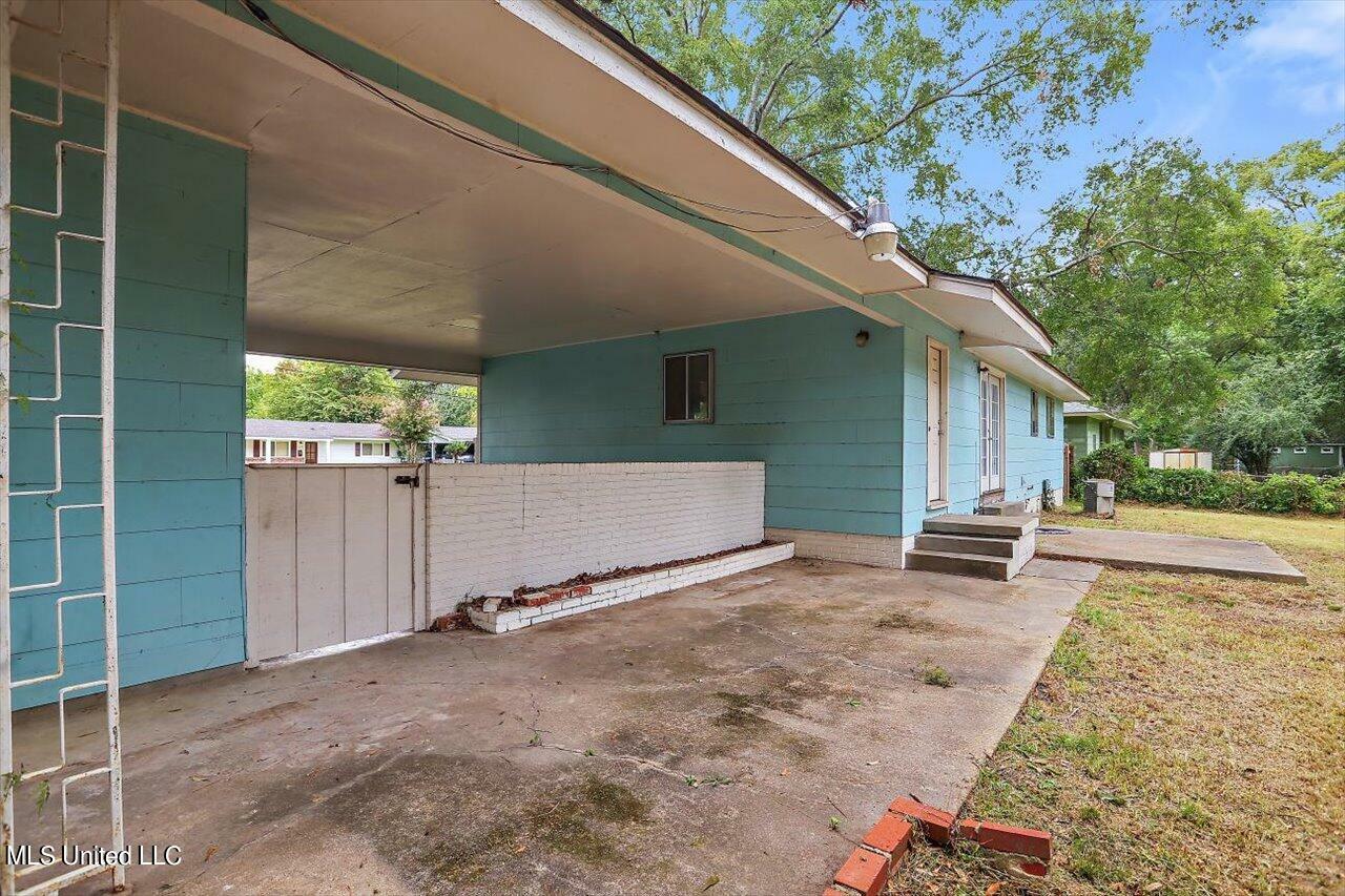 Property Photo:  1431 Sheffield Drive  MS 39211 