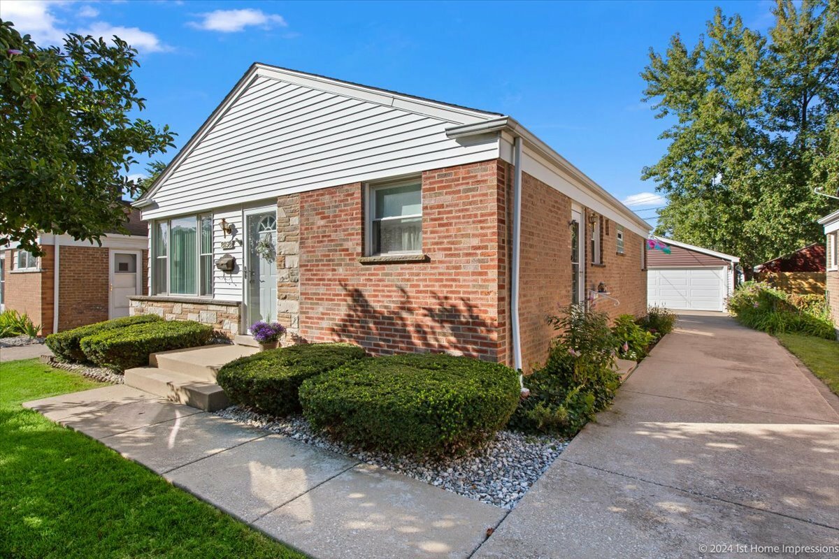 Property Photo:  8158 S Scottsdale Avenue  IL 60652 