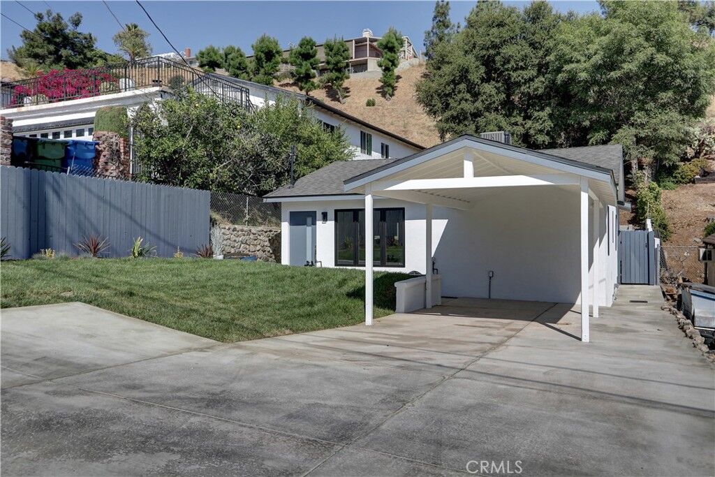 Property Photo: 10788 Las Lunitas Avenue CA 91042