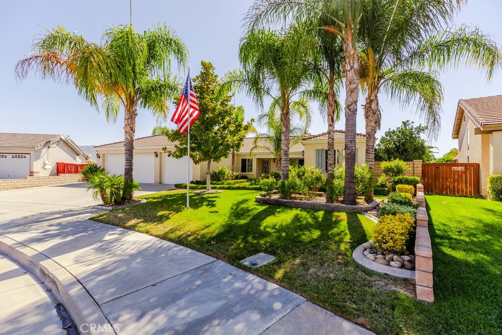 Property Photo: 1893 Rue Pinot Blanc CA 92583