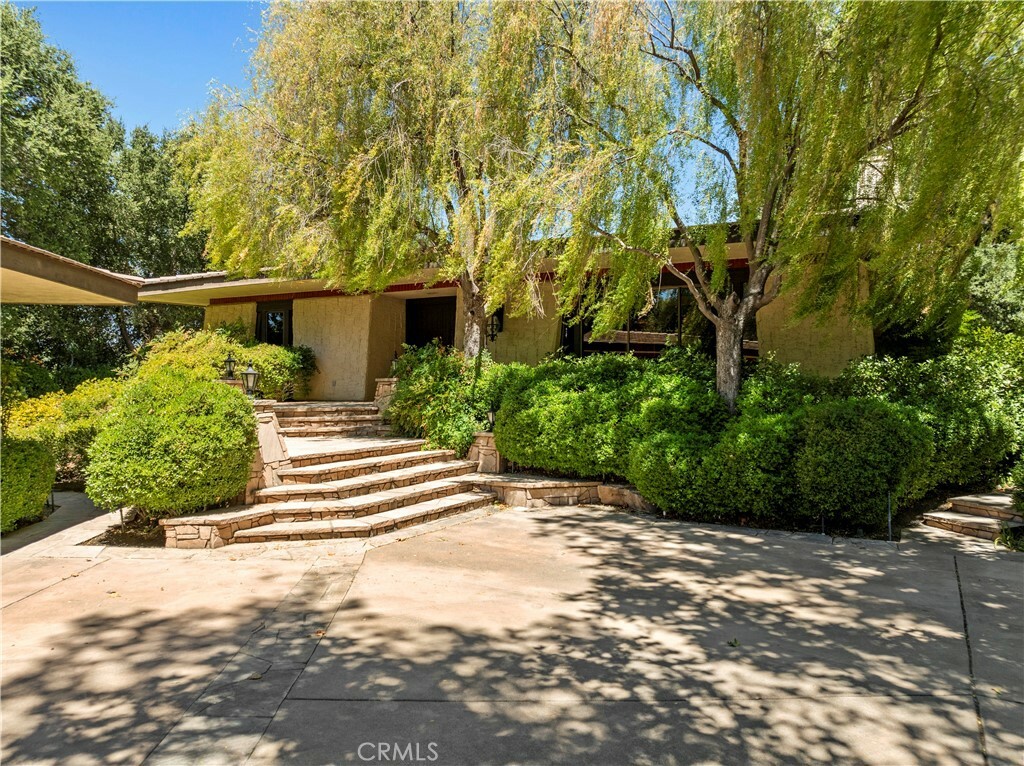 Property Photo:  26737 Gwenalda Lane  CA 91387 