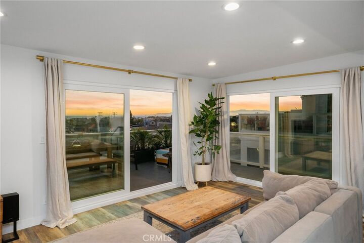 Property Photo: 833 5th Street 2 CA 90254