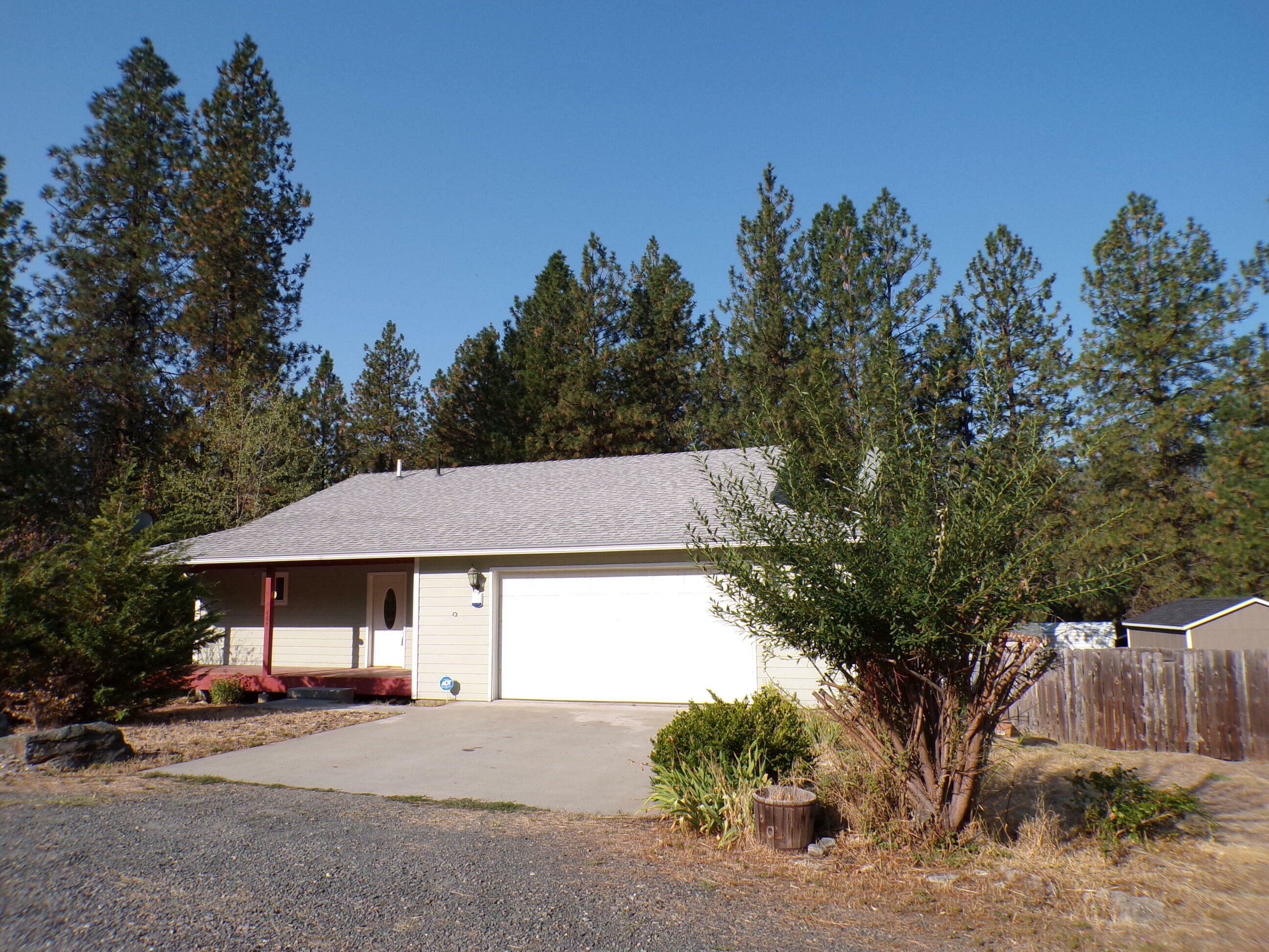 1404 S Genessee Dr  Kettle Falls WA 99141 photo