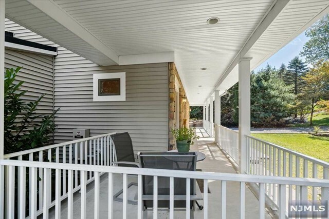 Property Photo:  308 Forest Glen Avenue  NJ 07417 