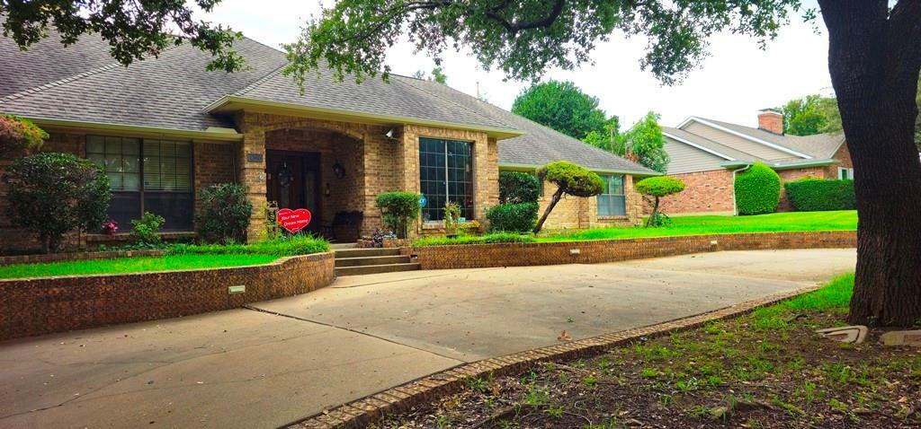 1360 Green Hills Court  Duncanville TX 75137 photo