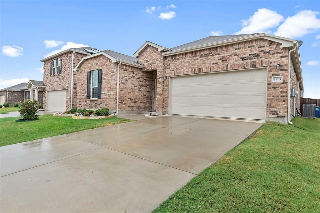 Property Photo:  1813 Waggoner Drive  TX 76227 