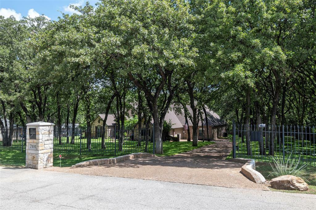 7101 Hollow Oak Trail  Mansfield TX 76063 photo