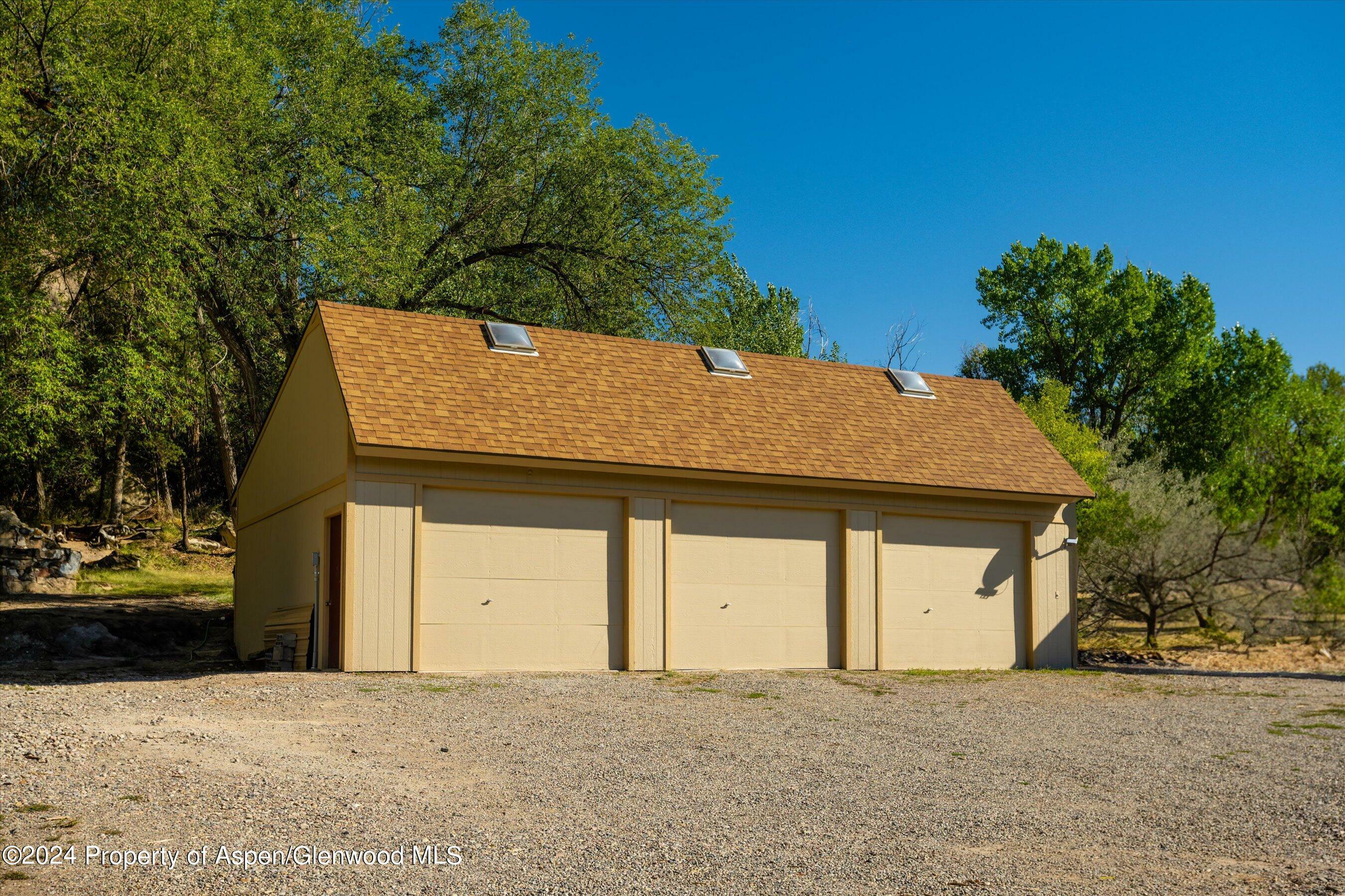 Property Photo:  4633 County Road 214  CO 81647 