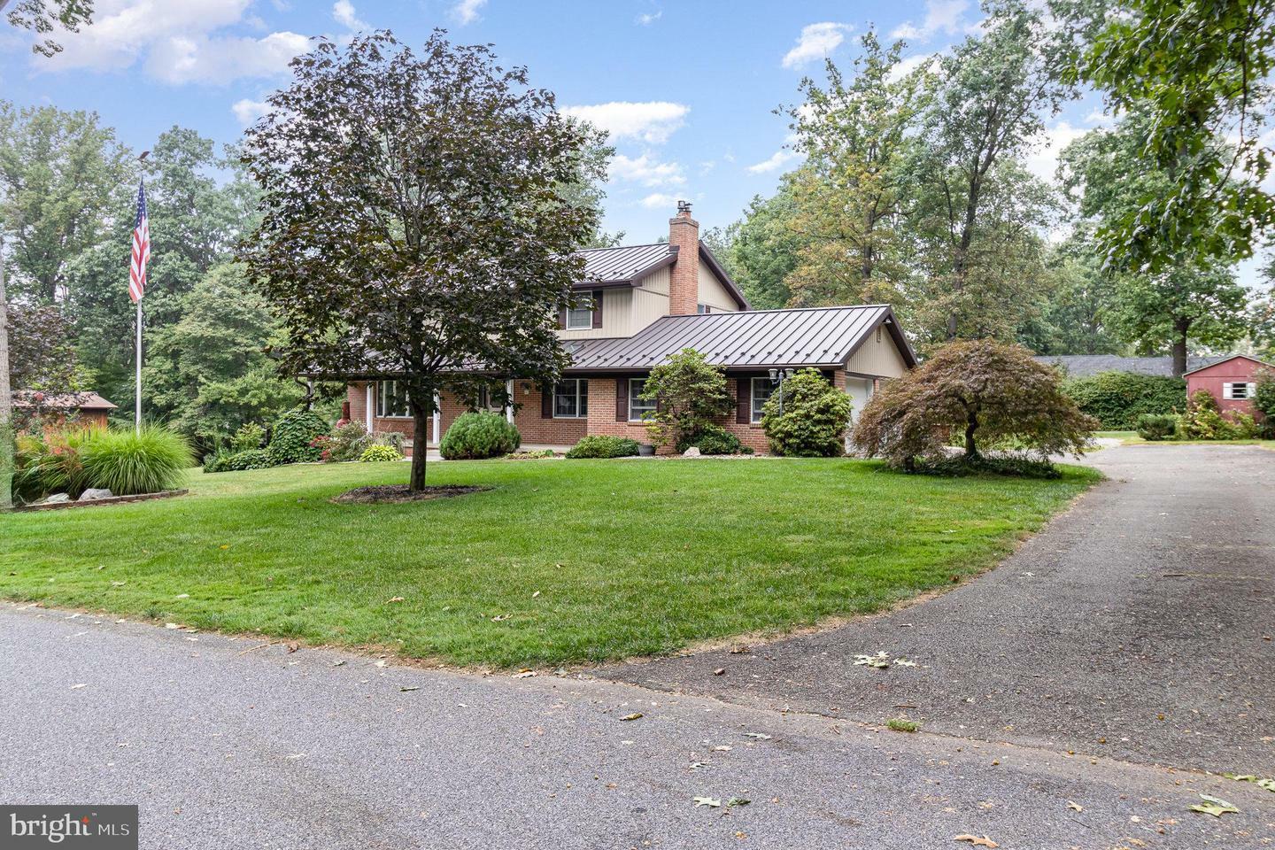 Property Photo:  20 Laurel Hill Drive  PA 17566 