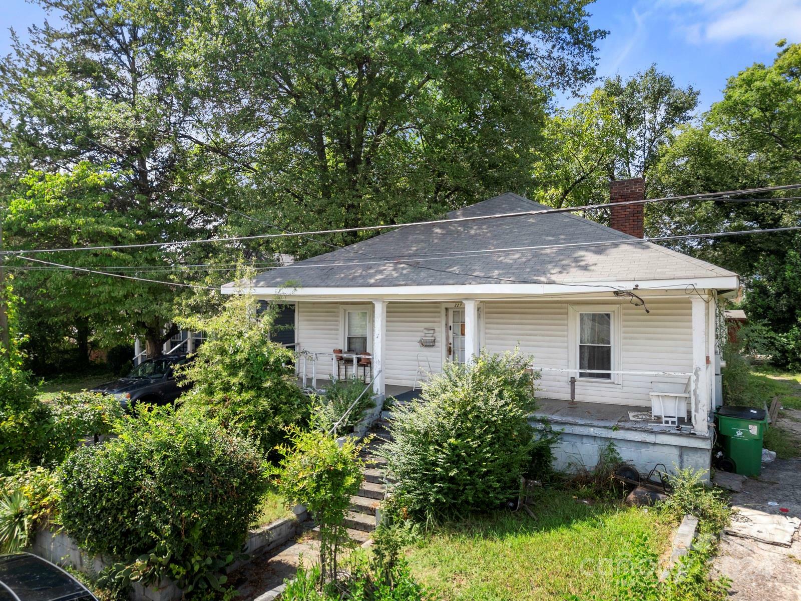 Property Photo:  227 Flint Street  NC 28216 