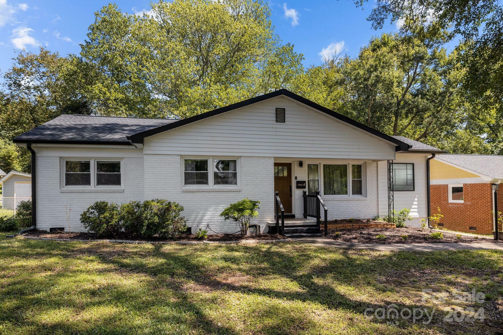 Property Photo:  1963 Woodland Drive  NC 28205 