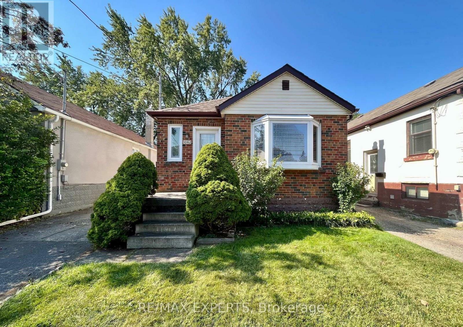 1062 Alexandra Avenue  Mississauga (Lakeview) ON L5E 1Z8 photo