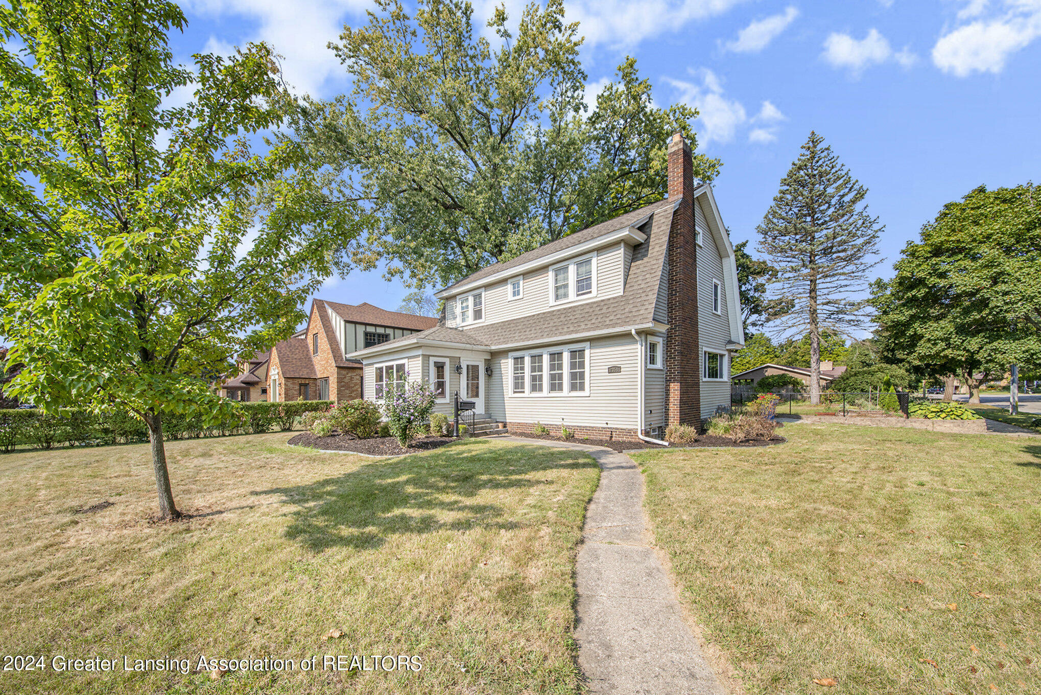 Property Photo:  2351 Plainfield Avenue  MI 49505 