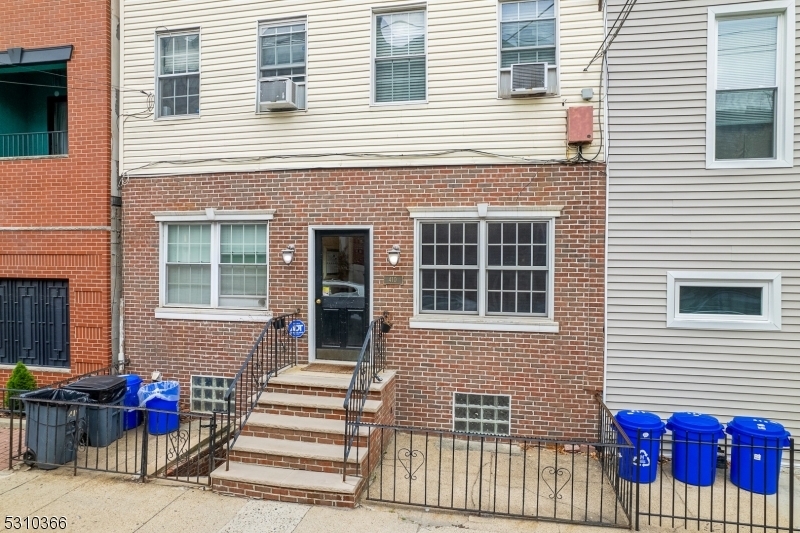 Property Photo:  410 Jefferson St 2L  NJ 07030 