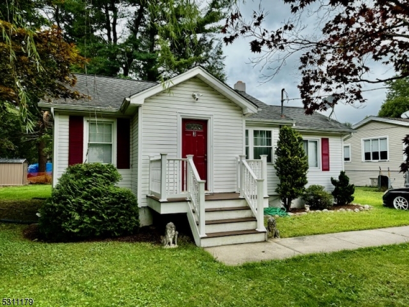 Property Photo: 3 Meadow Ln NJ 07438