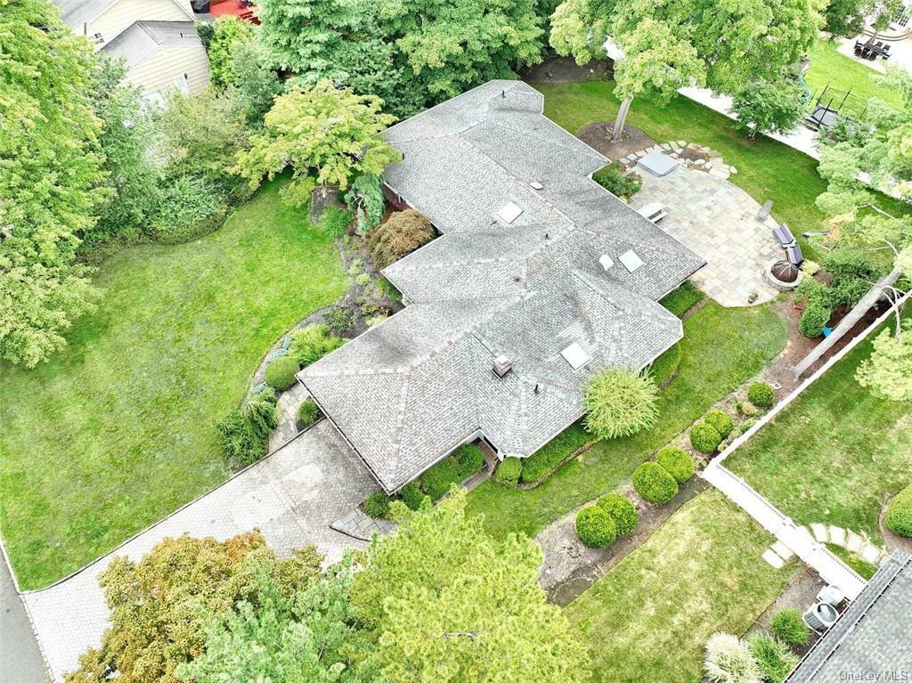 Property Photo:  8 Beaumont Drive  NY 10956 