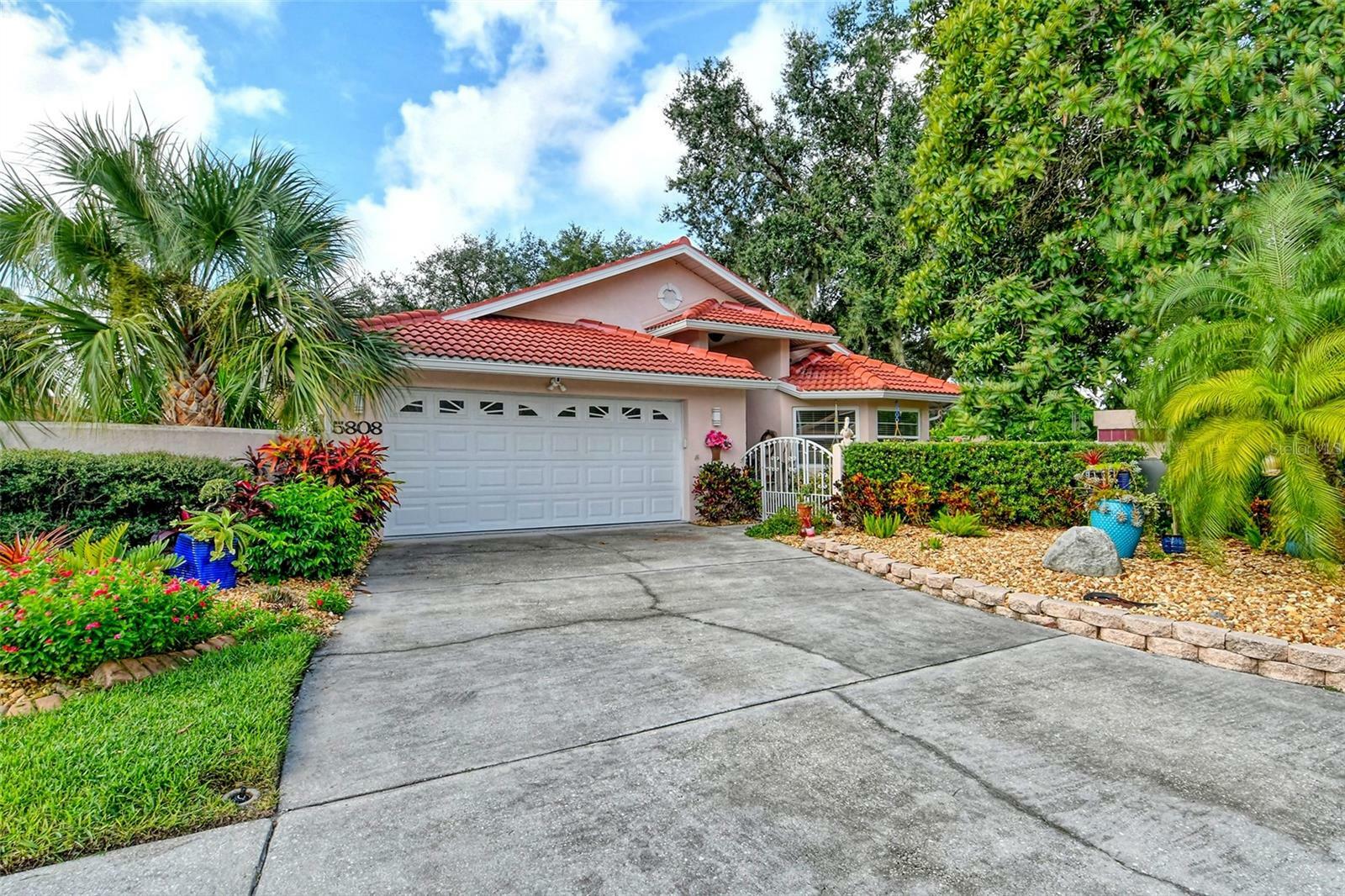 Property Photo:  5808 Lakeside Woods Circle  FL 34243 