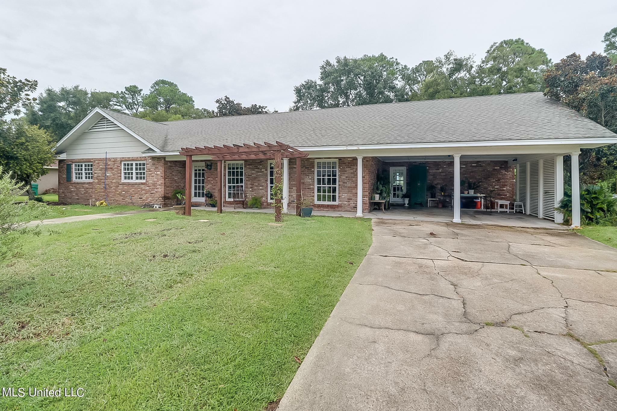 Property Photo:  1 Bayou View Drive  MS 39507 