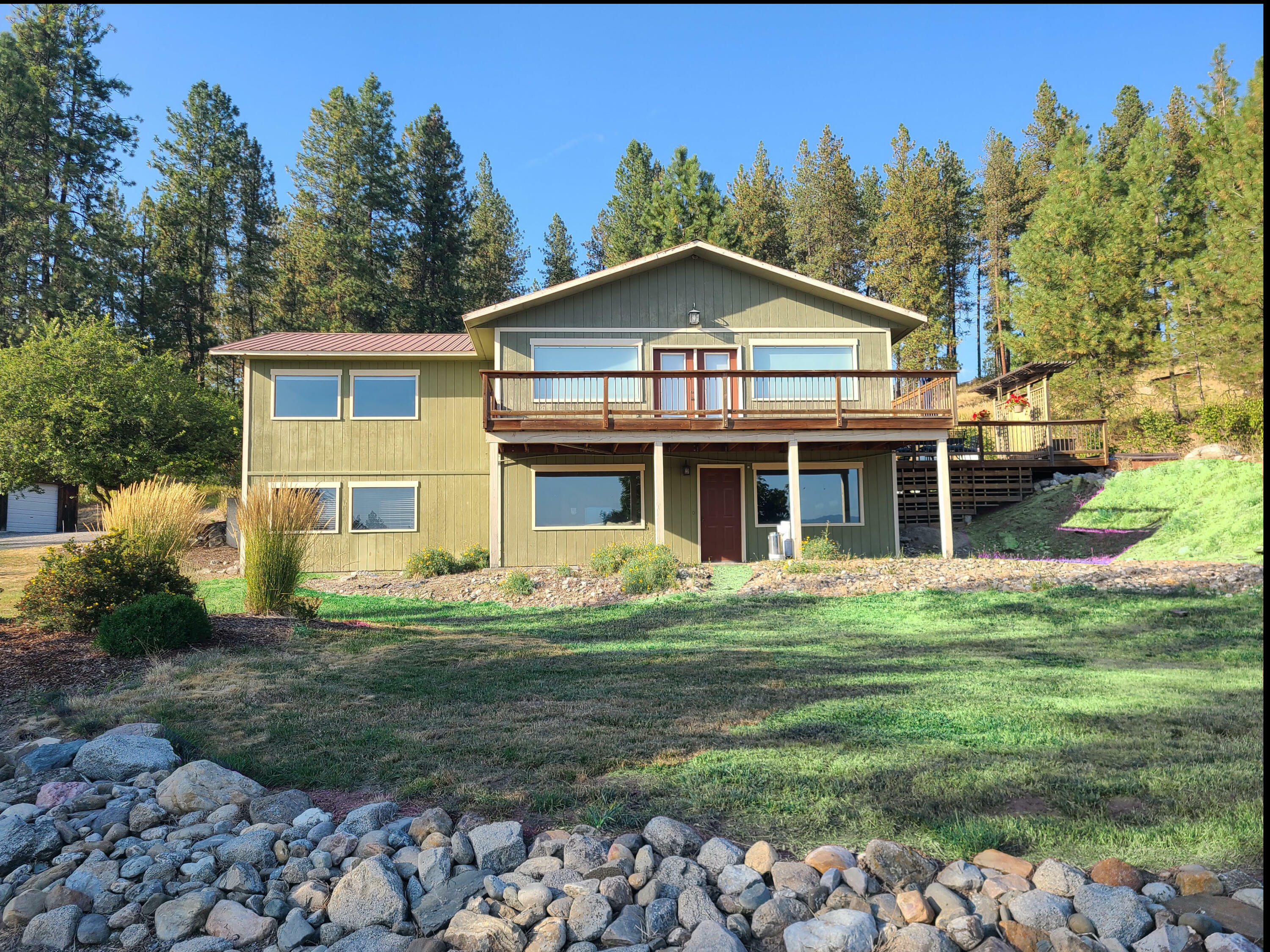 Property Photo:  571 Garvey Rd  WA 99114 