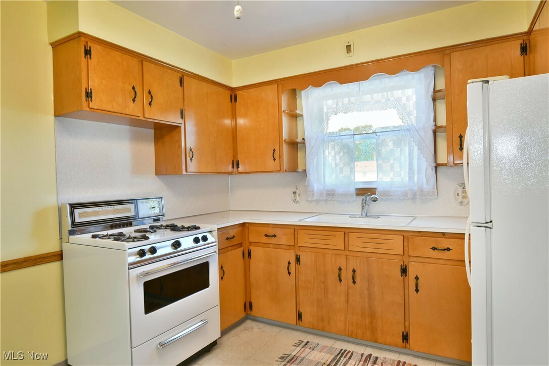 Property Photo:  345 W Omar Street  OH 44471 