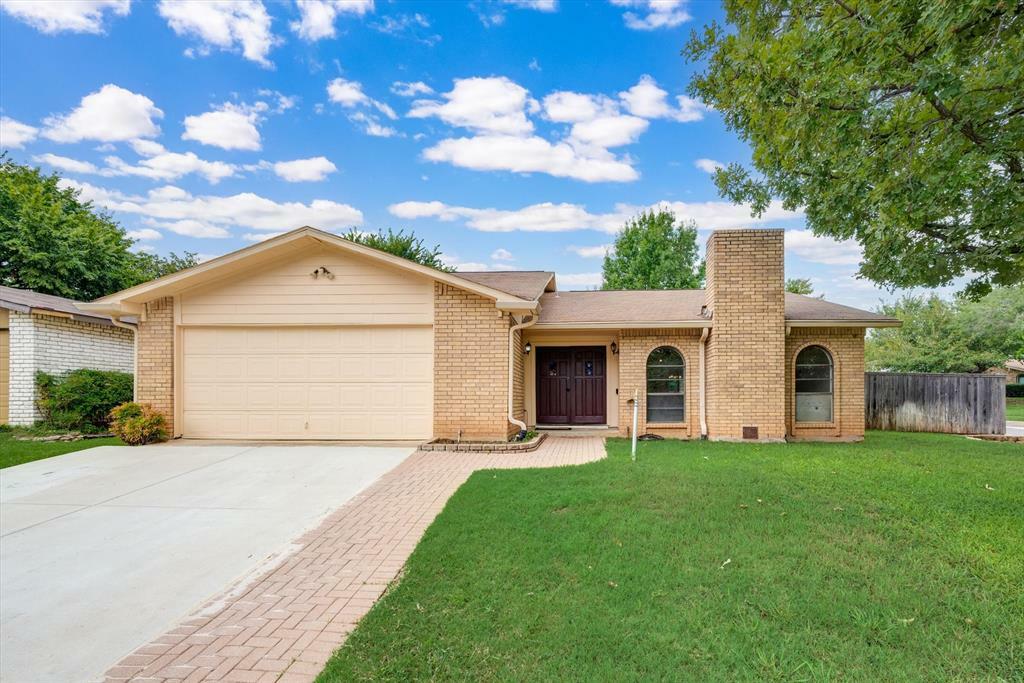 Property Photo:  2600 Meadowview Drive  TX 76016 