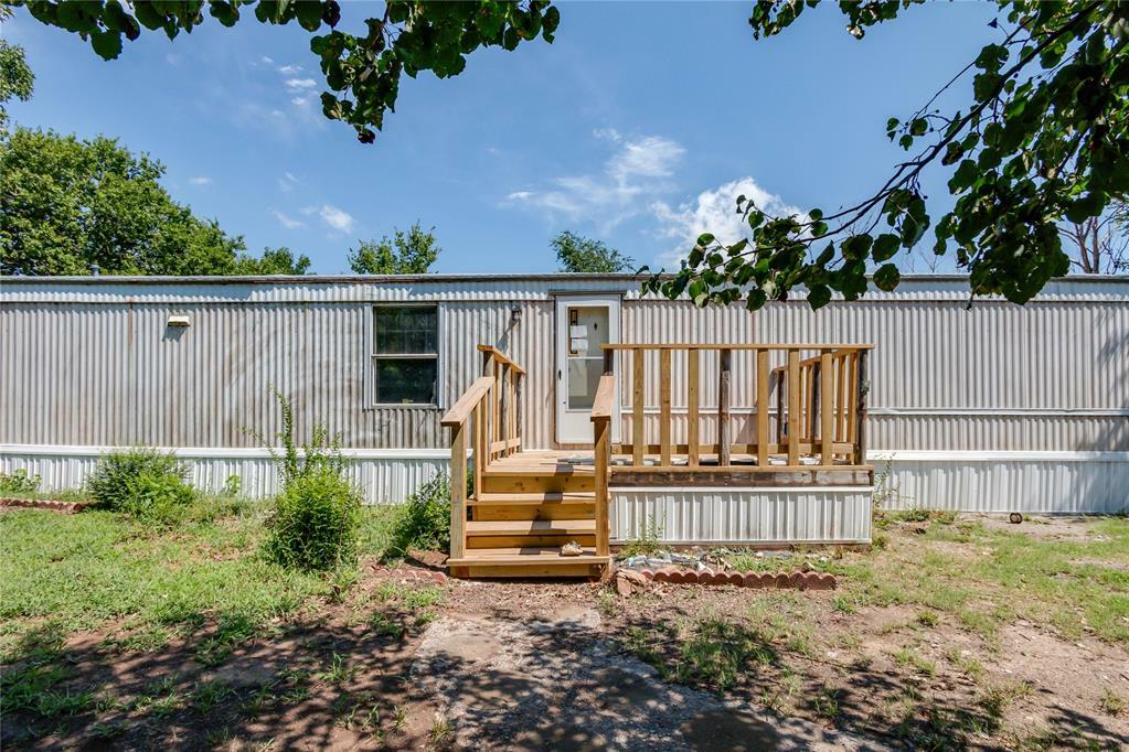 Property Photo:  305 W Grand Street  OK 73090 