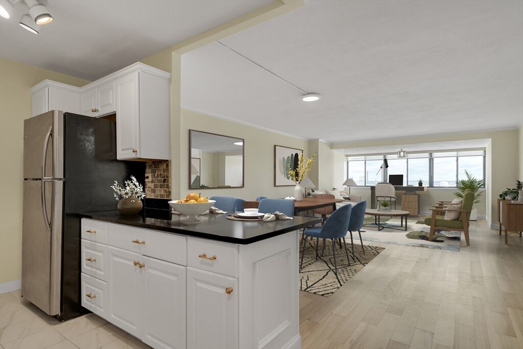 Property Photo: 8 Whittier Pl 22B MA 02114