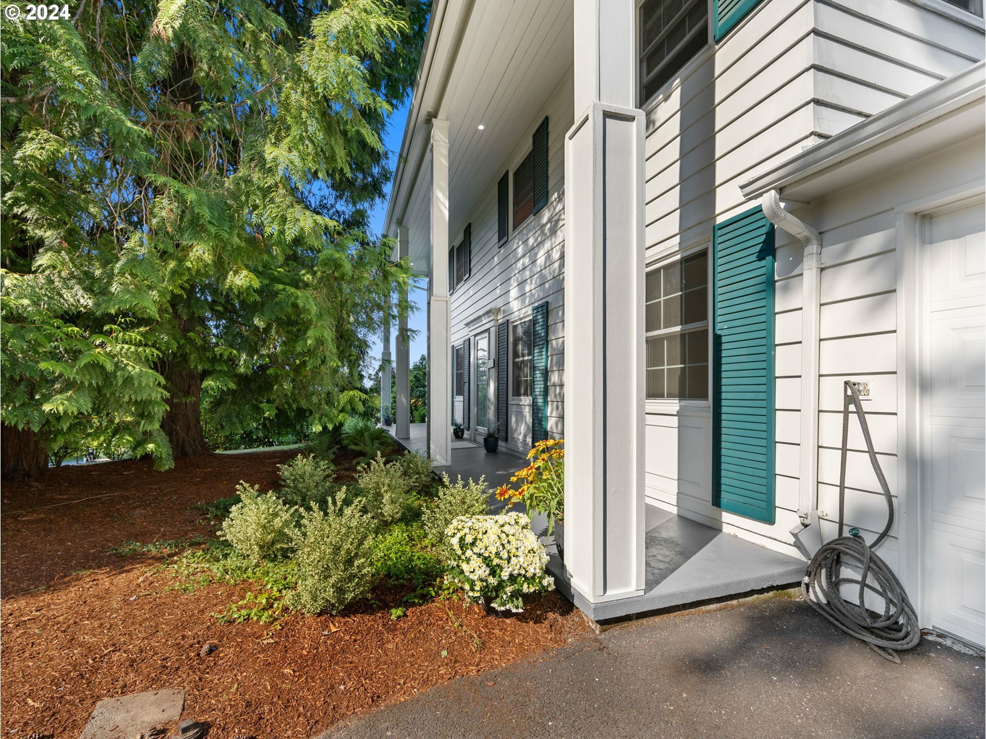 Property Photo:  7250 SE 122nd Ave  OR 97236 