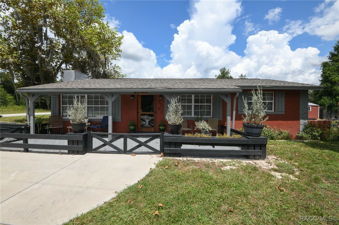 Property Photo:  3611 Delight Street  FL 34442 