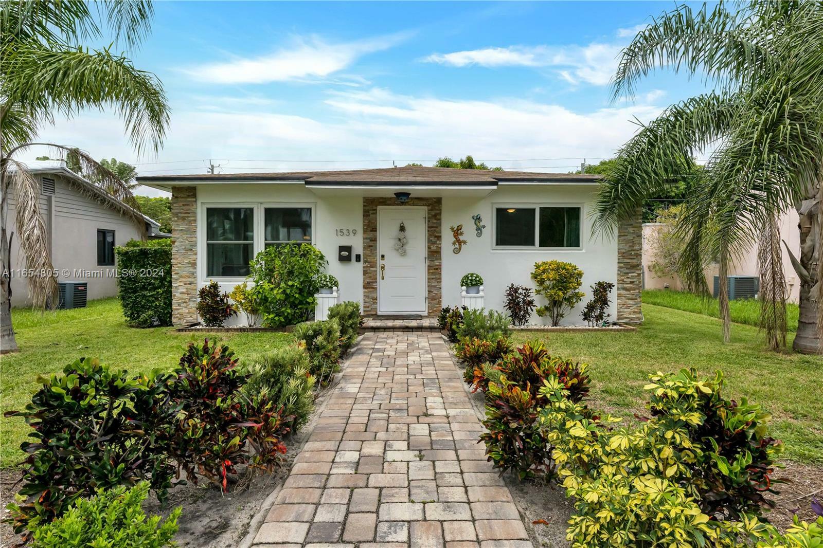 Property Photo:  1539 Funston St  FL 33020 