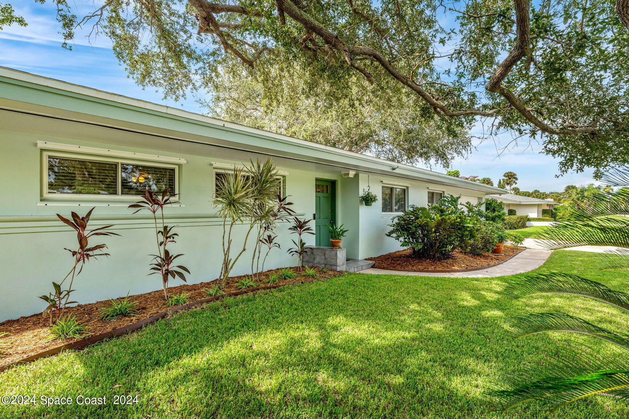 Property Photo:  545 Seabreeze Drive  FL 32903 